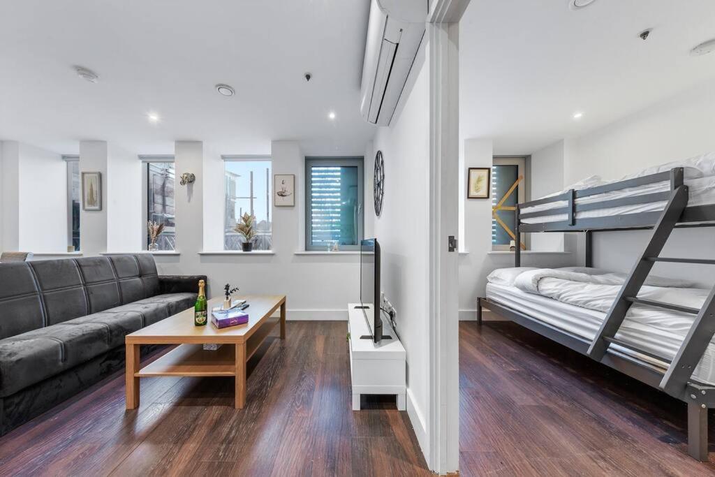 Sleep 7 20 Mins From London Waterloo Bp8 Appartement Buitenkant foto