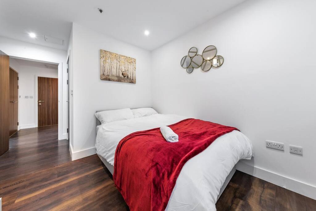 Sleep 7 20 Mins From London Waterloo Bp8 Appartement Buitenkant foto