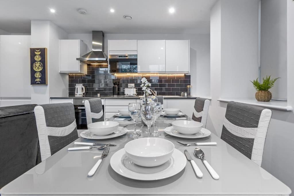 Sleep 7 20 Mins From London Waterloo Bp8 Appartement Buitenkant foto